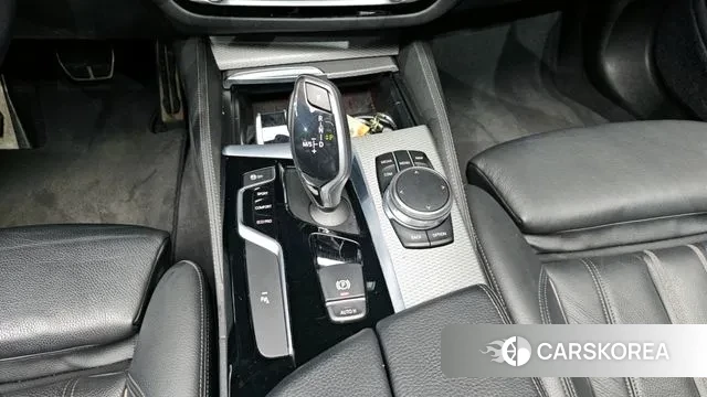 BMW 5 Series (G30) id 3391769 из Кореи 19