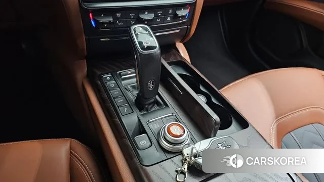 Maserati Quattroporte id 3765564 из Кореи 19