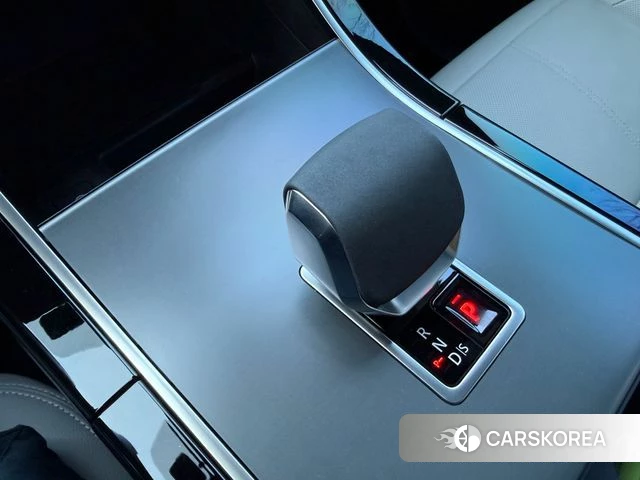 Land Rover Range Rover Velar id 3825857 из Кореи 17