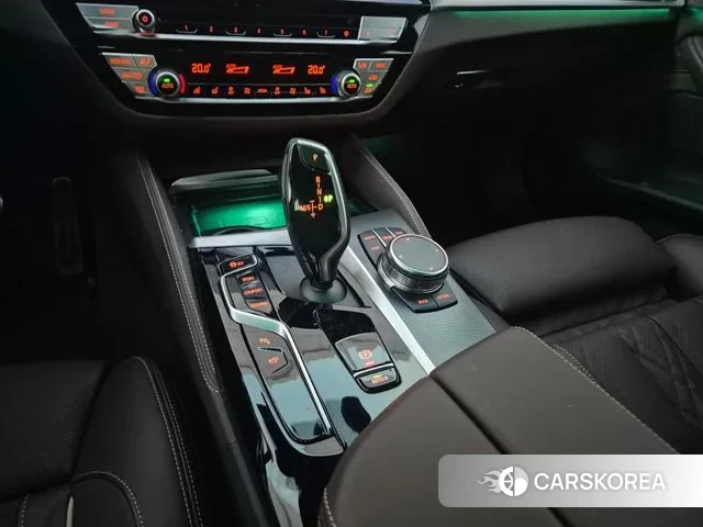 BMW 5 Series (G30) id 3472460 из Кореи 14