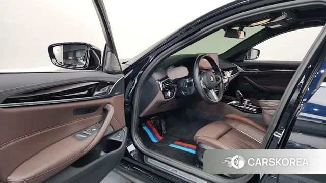 BMW 5 Series (G30) id 3591085 из Кореи 19