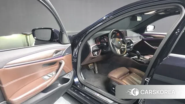 BMW 5 Series (G30) id 3616729 из Кореи 19