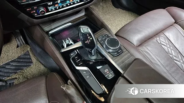 BMW 5 Series (G30) id 3233965 из Кореи 19