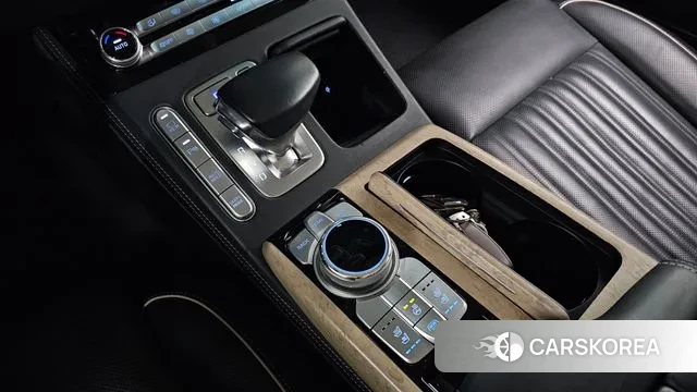 Genesis G90 id 3176677 из Кореи 19