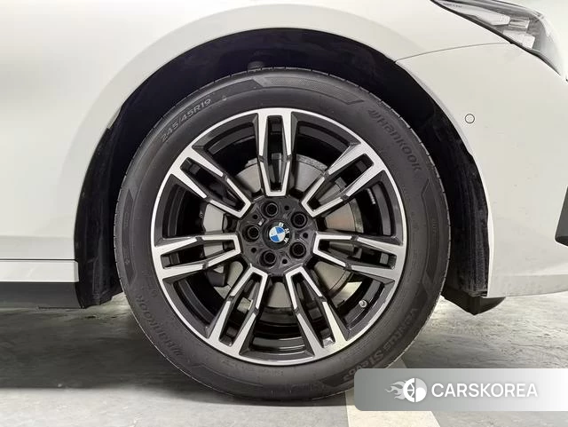 BMW 5 series id 4392375 из Китая 14