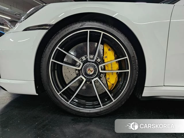 Porsche 911(992) id 4529898 из Кореи 19