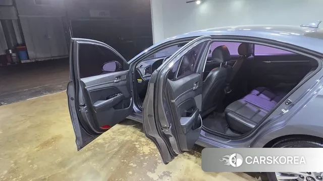 Hyundai Avante AD id 3396922 из Кореи 19