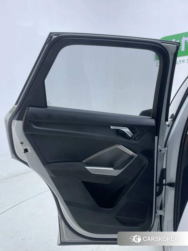 Audi Q3 id 4359078 из Китая 30