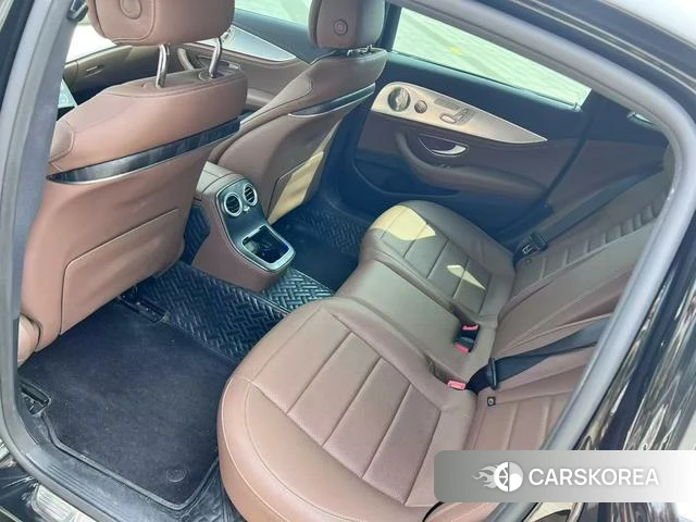 Mercedes-Benz E-class id 3908734 из Китая 9