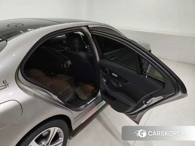Mercedes-Benz Class C id 4253091 из Китая 21