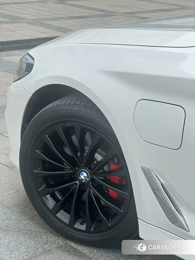 BMW 5 series PHEV id 4212696 из Китая 25