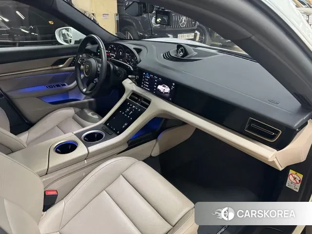 Porsche Taycan id 3644607 из Кореи 19