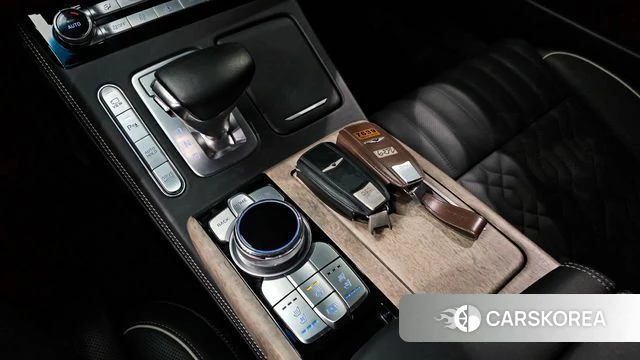Genesis G90 id 4310110 из Кореи 19