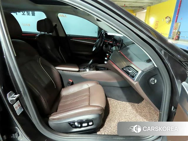 BMW 5 Series (G30) id 4285538 из Кореи 19