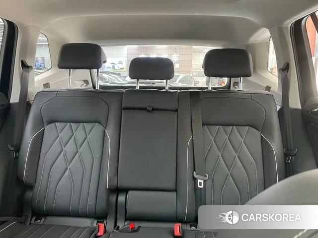 Volkswagen Tiguan L id 4353332 из Китая 29