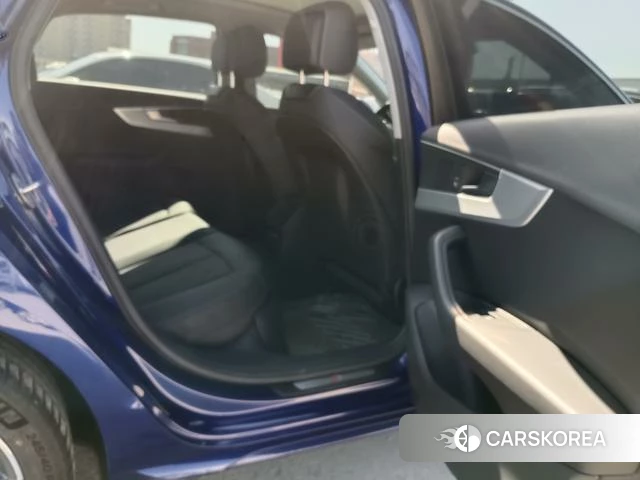 Audi A4L id 3895937 из Китая 16