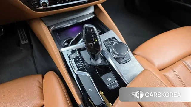 BMW 5 Series (G30) id 3608432 из Кореи 19