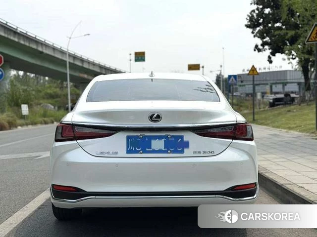 Lexus ES id 4348970 из Китая 12