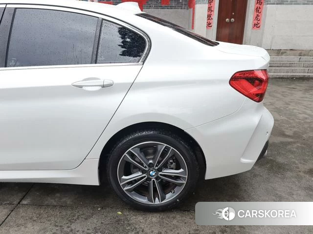 BMW 1 series id 4353641 из Китая 26