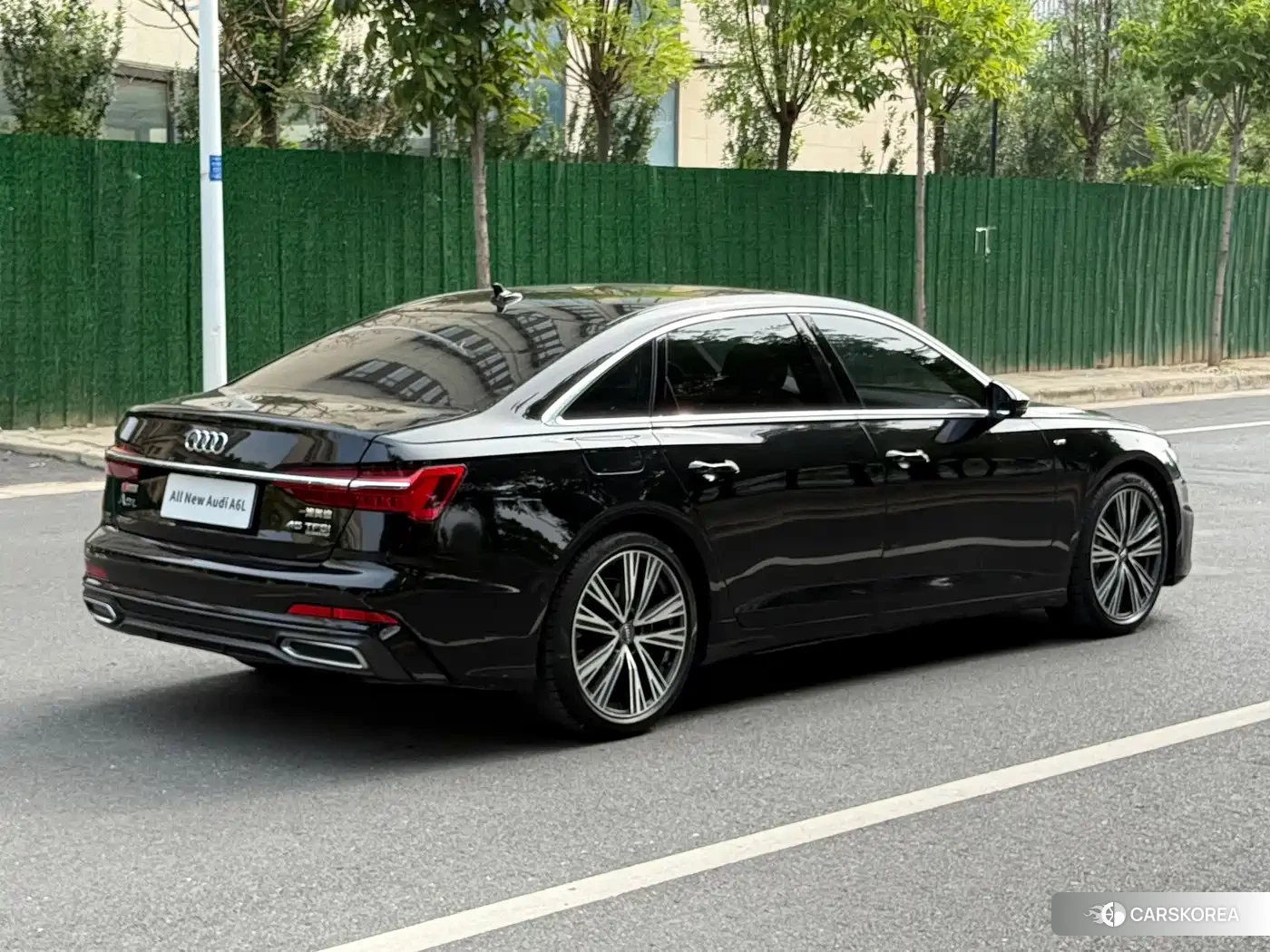 Audi A6L id 4679858 из Китая 9