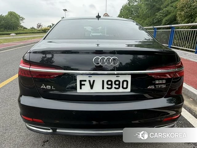 Audi A6L id 4348772 из Китая 14