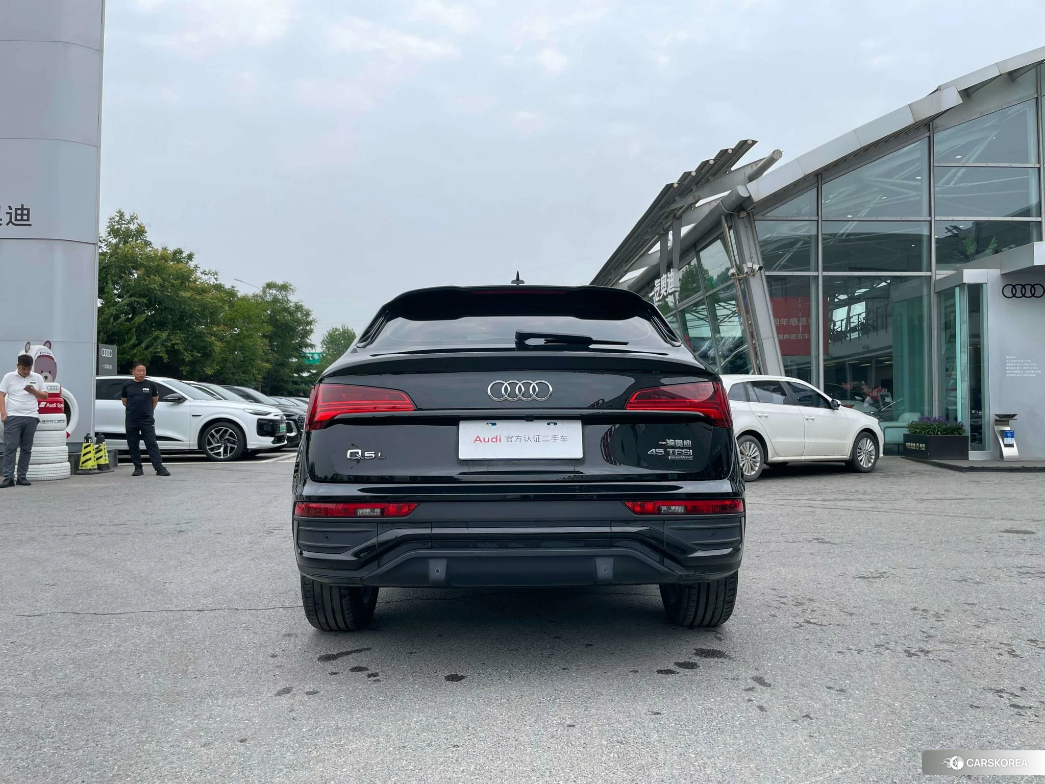 Audi Q5L Sportback id 4467379 из Китая 9