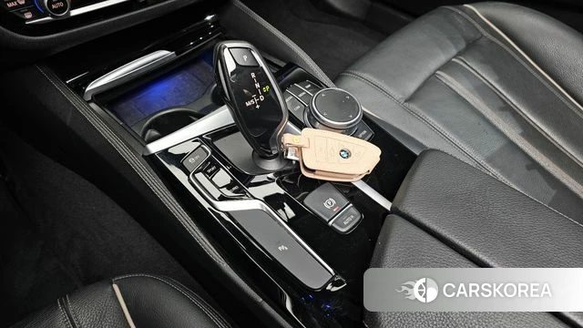 BMW 5 Series (G30) id 4732806 из Кореи 19