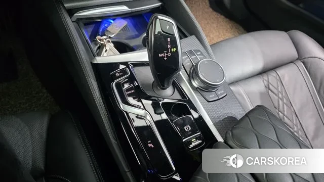 BMW 5 Series (G30) id 3746108 из Кореи 19