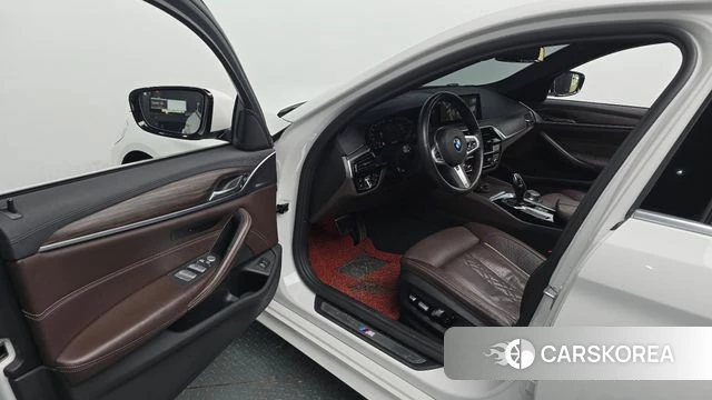 BMW 5 Series (G30) id 4770151 из Кореи 32