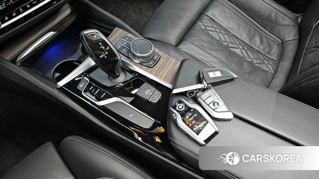 BMW 5 Series (G30) id 4849892 из Кореи 32