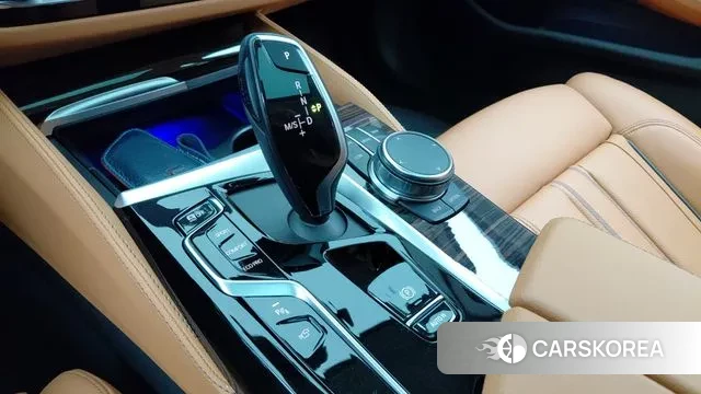 BMW 5 Series (G30) id 3348007 из Кореи 19