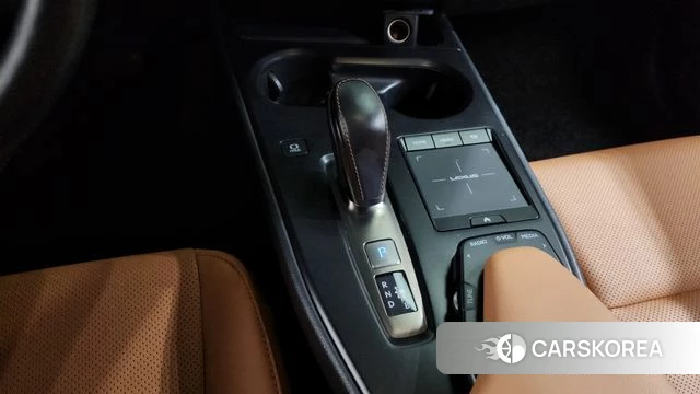 Lexus UX300e id 3865255 из Кореи 19