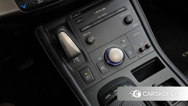 Lexus CT200h id 4371899 из Кореи 32