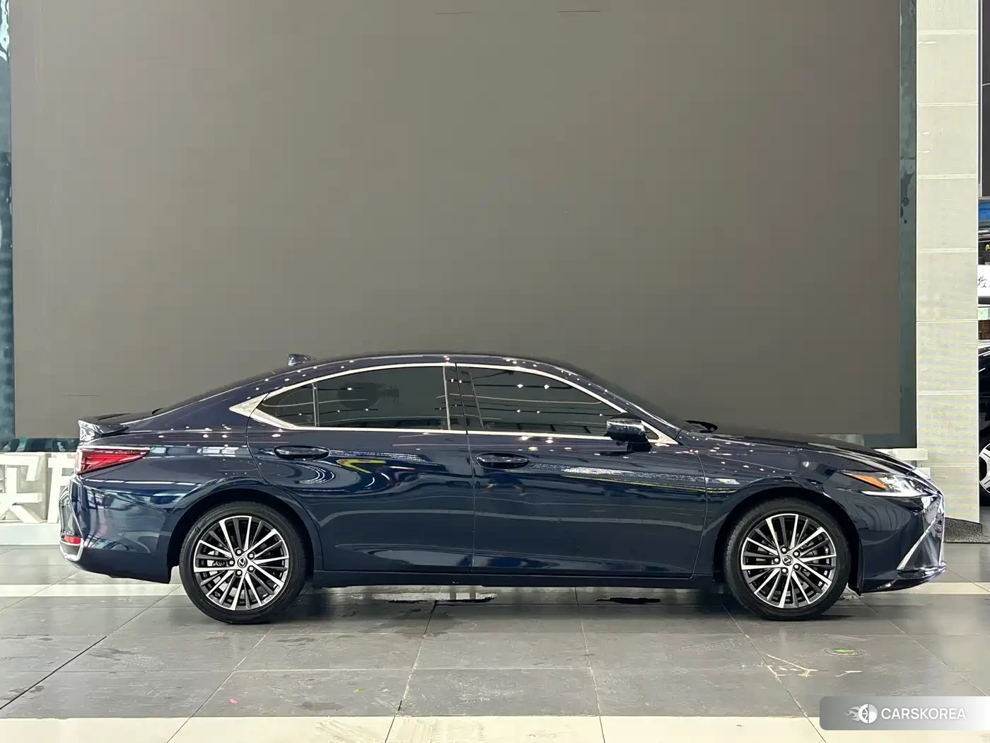 Lexus ES id 4547210 из Китая 28