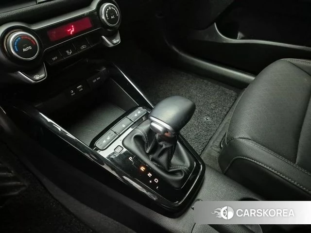 Kia Stonic id 3872880 из Кореи 18