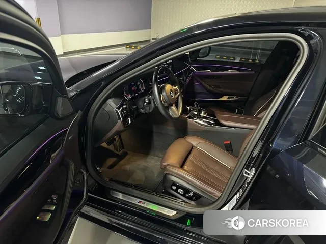 BMW 5 Series (G30) id 3643594 из Кореи 14