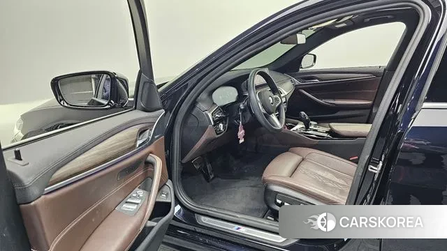 BMW 5 Series (G30) id 3612328 из Кореи 19