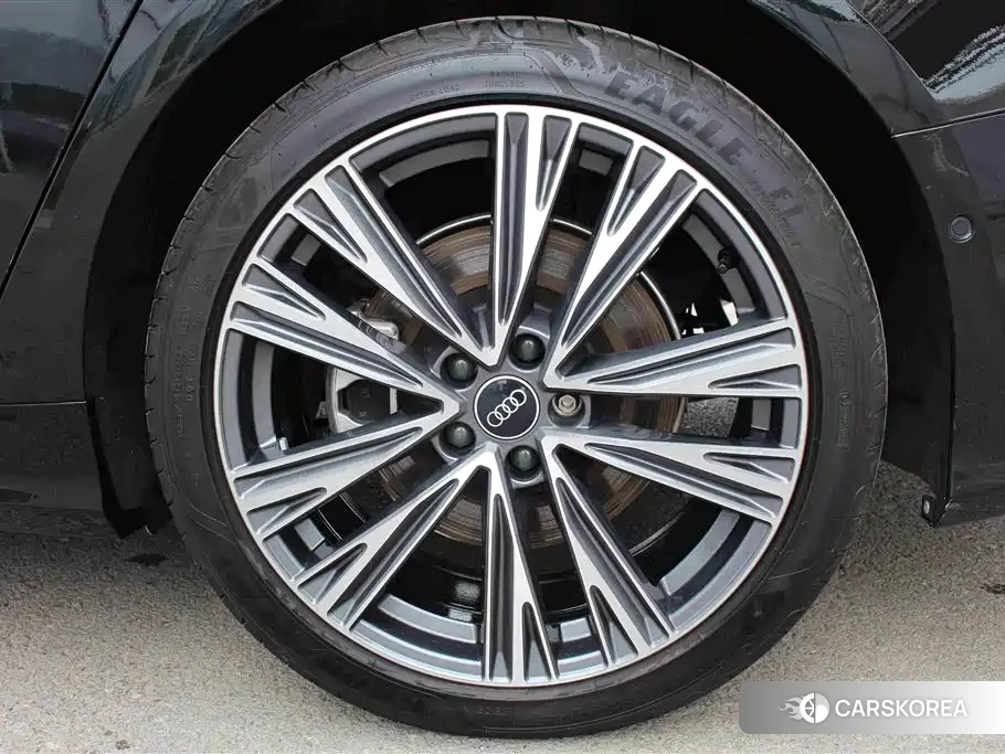 Audi A6L id 4669395 из Китая 15