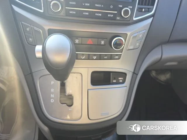 Hyundai The New Grand Starex id 3595364 из Кореи 19