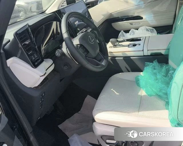 Lexus LM id 4341869 из Китая 10