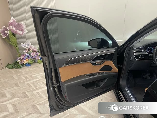 Audi A8 id 4272554 из Китая 28