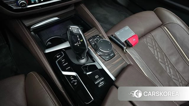 BMW 5 Series (G30) id 3838619 из Кореи 19