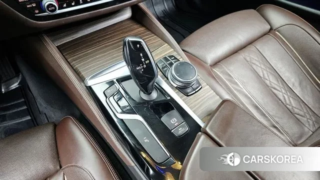 BMW 5 Series (G30) id 3515309 из Кореи 19