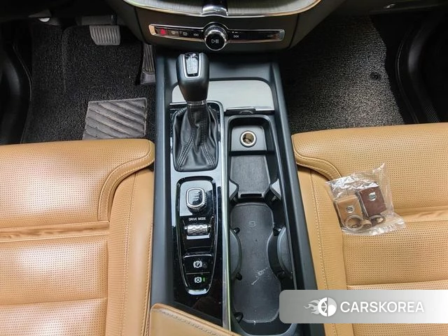 Volvo XC60 second Generation id 4530945 из Кореи 19