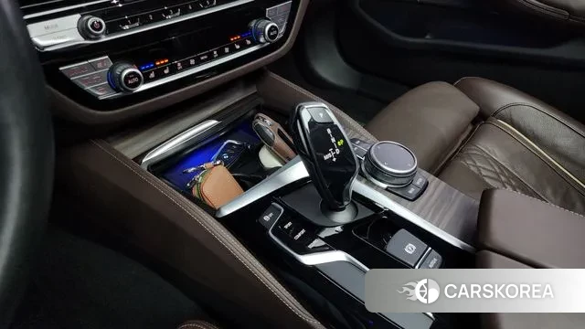 BMW 5 Series (G30) id 3248371 из Кореи 19