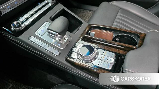 Genesis G90 id 3892900 из Кореи 19