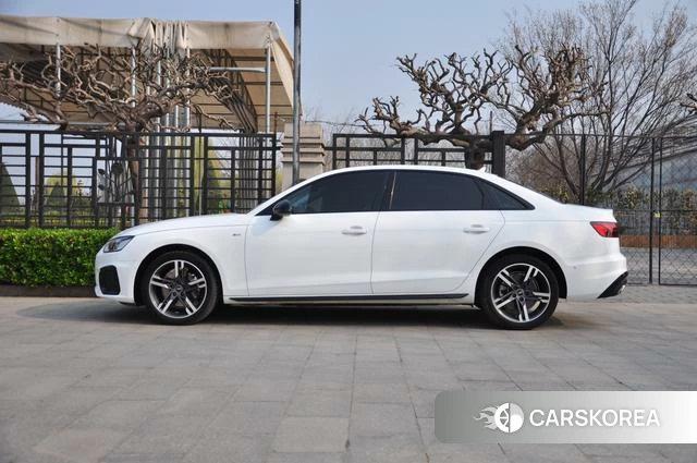 Audi A4L id 4205759 из Китая 15