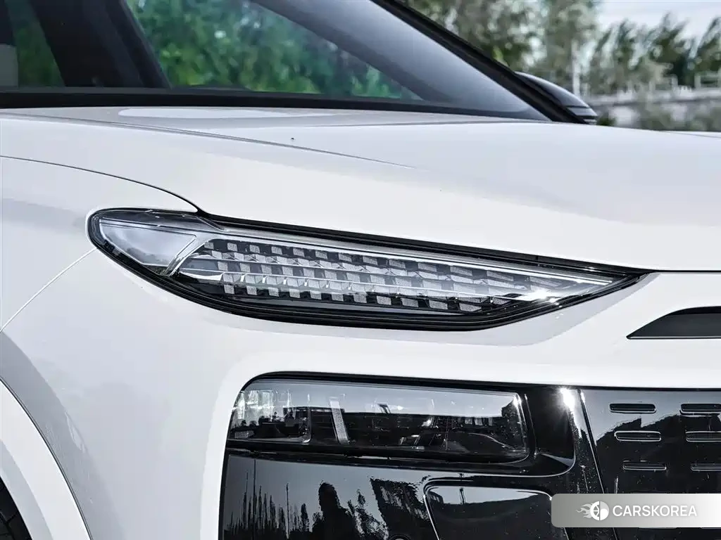 Audi Q6L id 4515283 из Китая 32