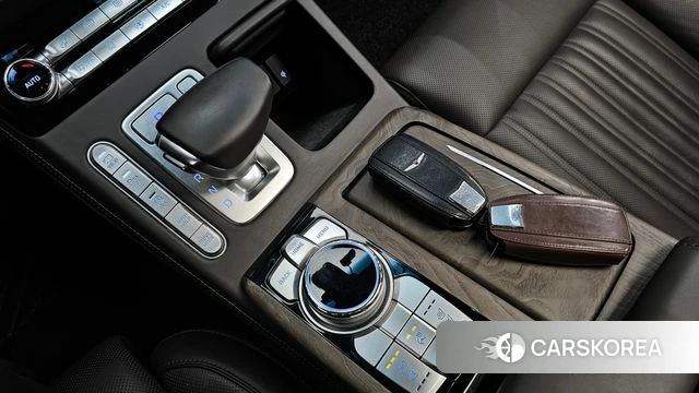 Genesis G90 id 3861384 из Кореи 19