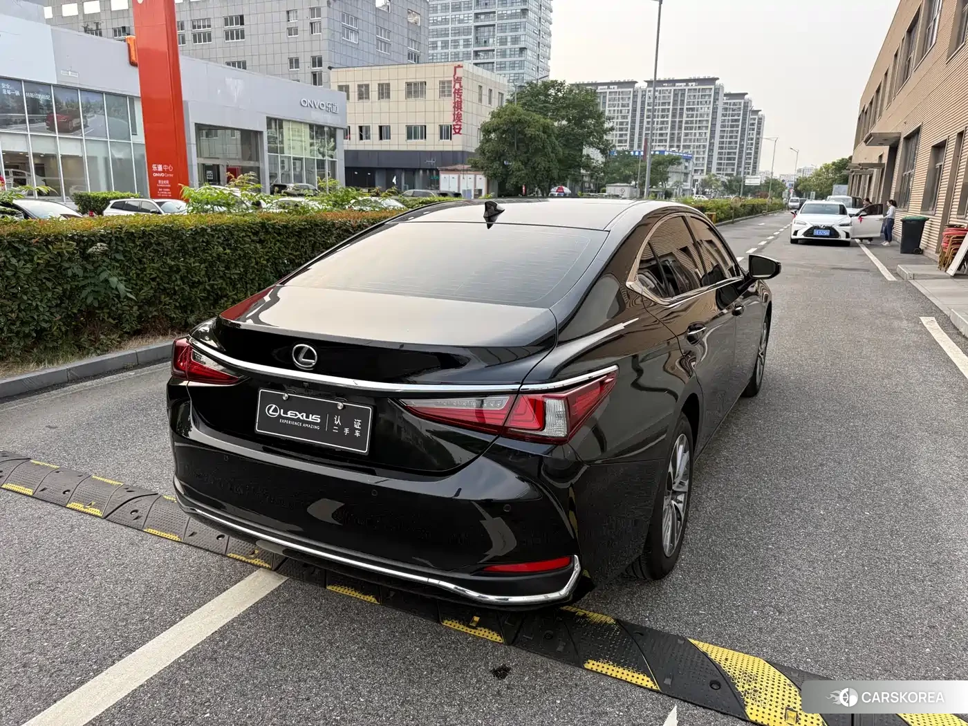 Lexus ES id 4559757 из Китая 9